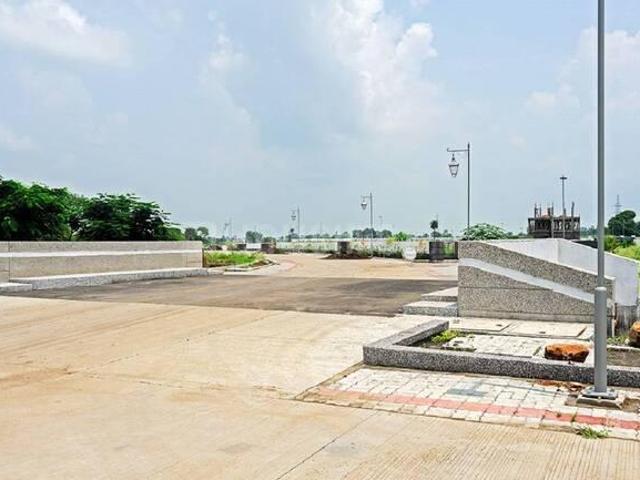 Residential Plot in Kanadiya for resale Indore. The reference number is 12418557