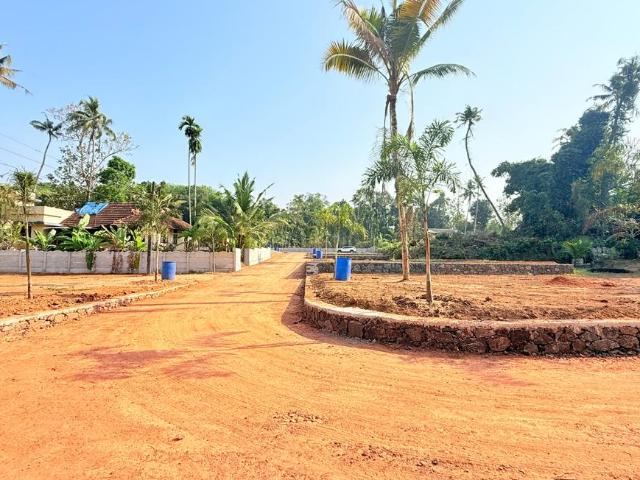 Residential Plot in Kanjiramattom for resale Kochi. The reference number is 19787571