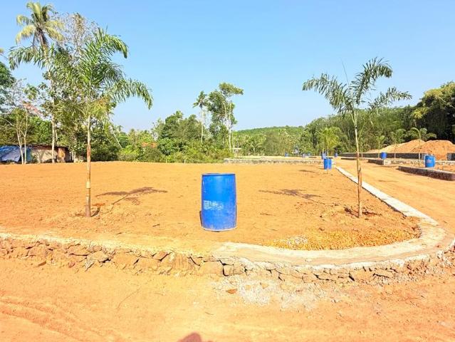 Residential Plot in Kanjiramattom for resale Kochi. The reference number is 20462854