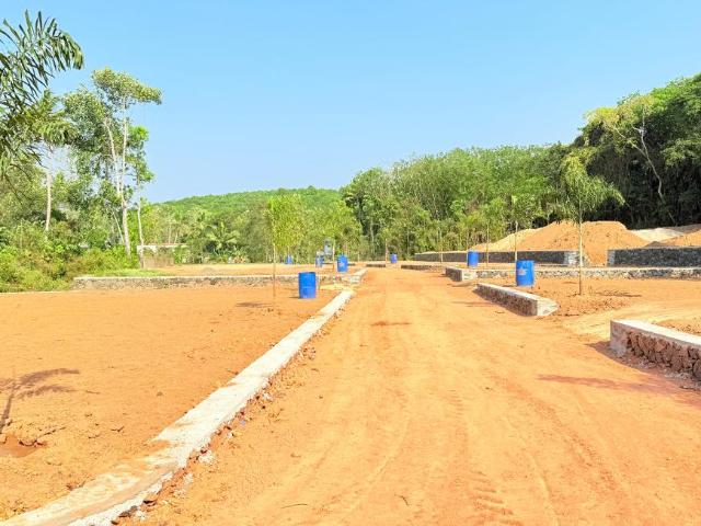 Residential Plot in Kanjiramattom for resale Kochi. The reference number is 20463106