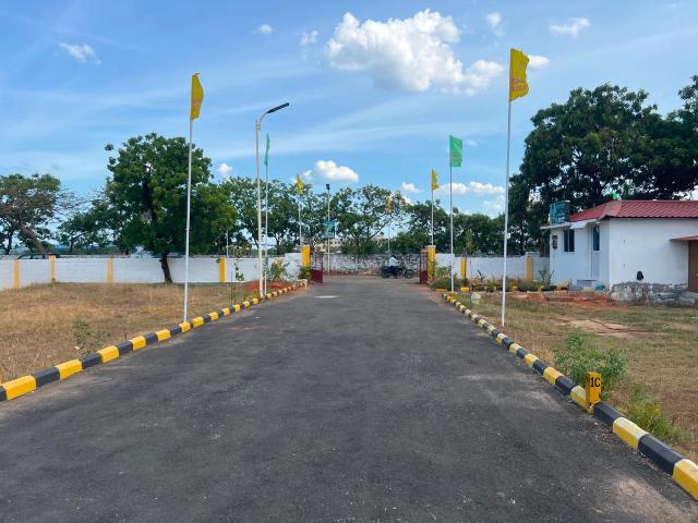 Residential Plot in Karapakkam for resale Chennai. The reference number is 21264418