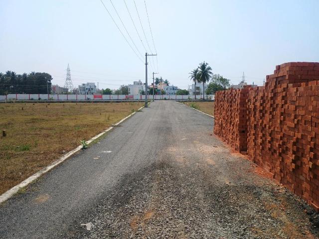 Residential Plot in Kelambakkam for resale Chennai. The reference number is 19237133