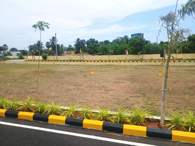 Residential Plot in Kelambakkam for resale Chennai. The reference number is 20777479