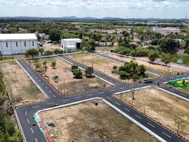 Residential Plot in Kelambakkam for resale Chennai. The reference number is 20942708