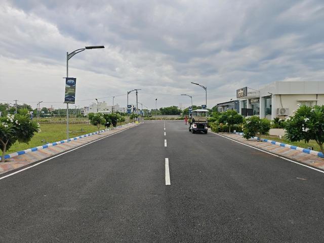Residential Plot in Kelambakkam for resale Chennai. The reference number is 21048399