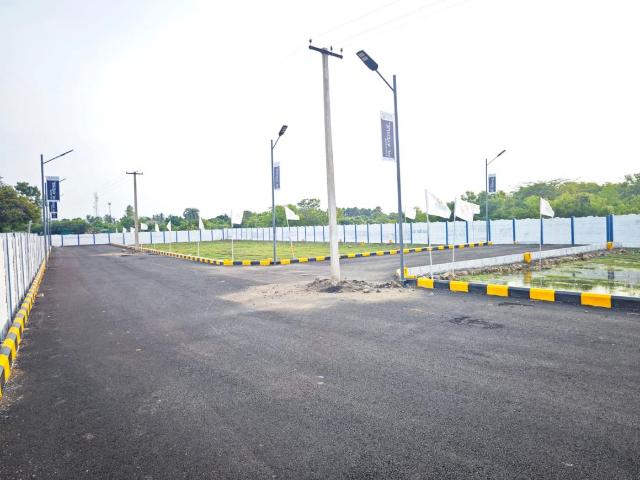 Residential Plot in Kelambakkam for resale Chennai. The reference number is 21039678