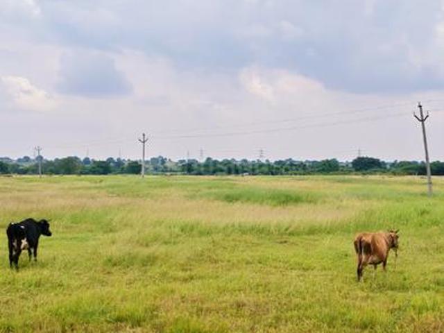 Residential Plot in Keshampet for resale Ranga Reddy. The reference number is 21106604