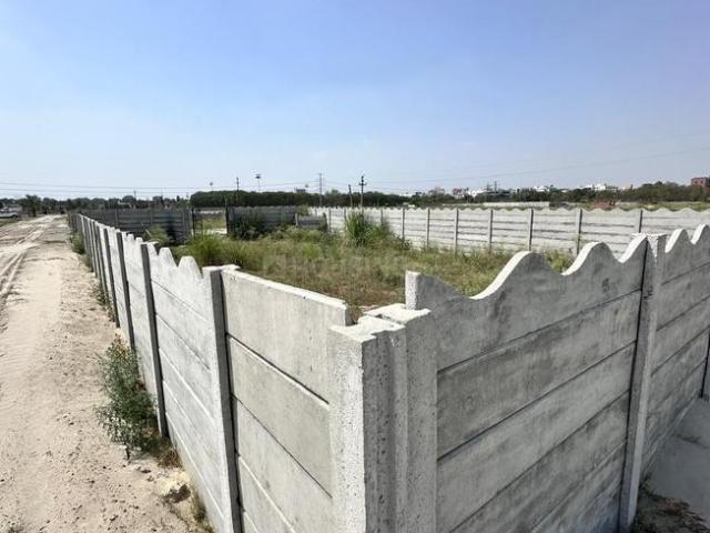 Residential Plot in Knowledge Park 2 for resale Greater Noida. The reference number is 21124354