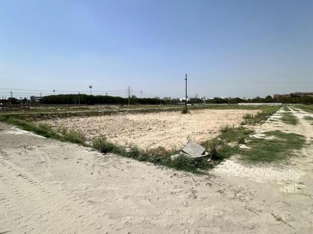 Residential Plot in Knowledge Park 2 for resale Greater Noida. The reference number is 21124434