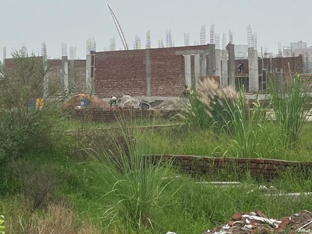 Residential Plot in Knowledge Park 3 for resale Greater Noida. The reference number is 20398319