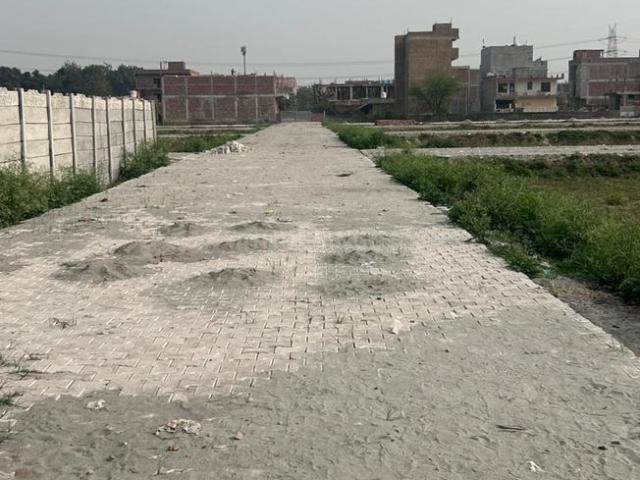 Residential Plot in Knowledge Park 3 for resale Greater Noida. The reference number is 21125837