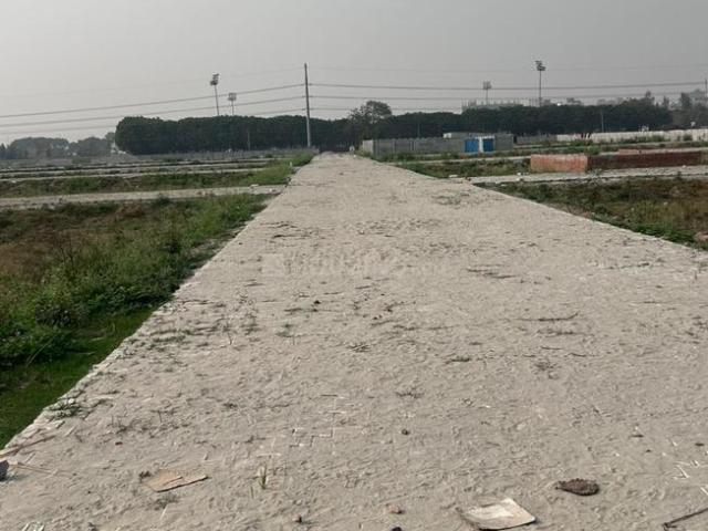 Residential Plot in Knowledge Park 3 for resale Greater Noida. The reference number is 21136455