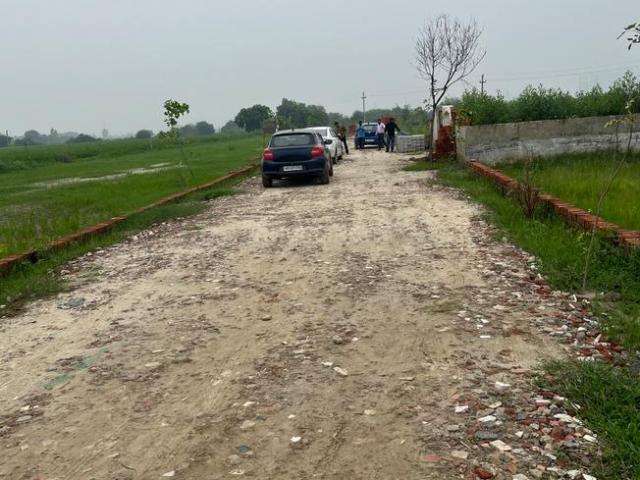 Residential Plot in Knowledge Park 3 for resale Greater Noida. The reference number is 21216626