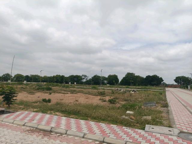 Residential Plot in Kompally for resale Hyderabad. The reference number is 18050779
