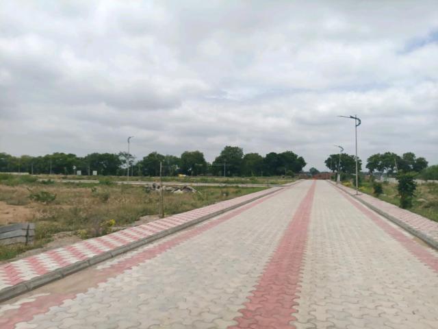 Residential Plot in Kompally for resale Hyderabad. The reference number is 20495902