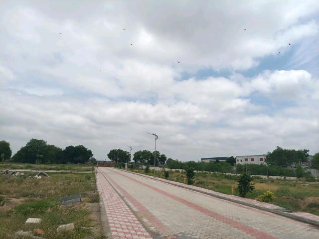 Residential Plot in Kompally for resale Hyderabad. The reference number is 20533528