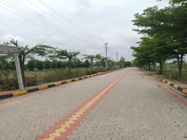 Residential Plot in Kompally for resale Hyderabad. The reference number is 20636481