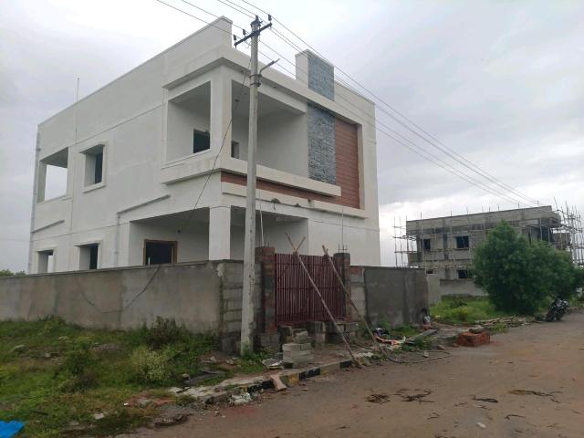 Residential Plot in Kompally for resale Hyderabad. The reference number is 20874084