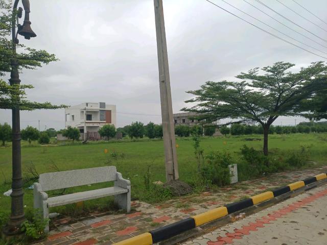 Residential Plot in Kompally for resale Hyderabad. The reference number is 20874104