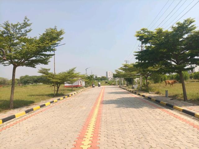 Residential Plot in Kompally for resale Hyderabad. The reference number is 21213191