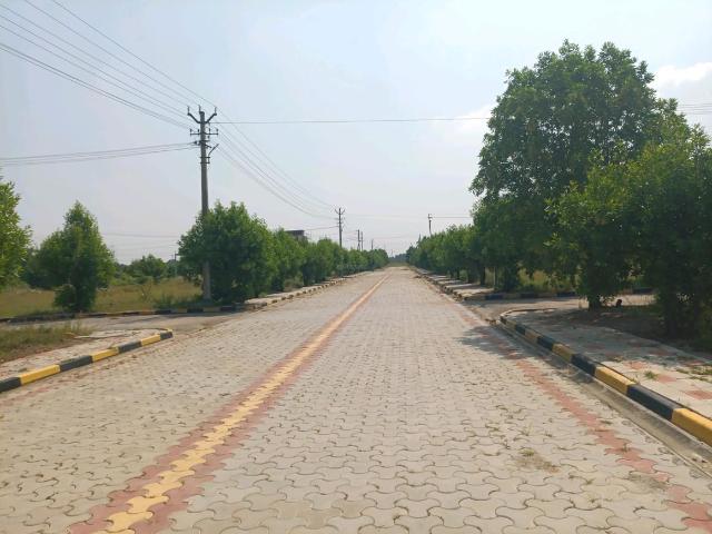 Residential Plot in Kompally for resale Hyderabad. The reference number is 21213204