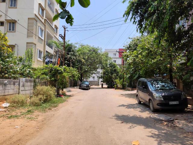 Residential Plot in Kondapur for resale Hyderabad. The reference number is 20030112