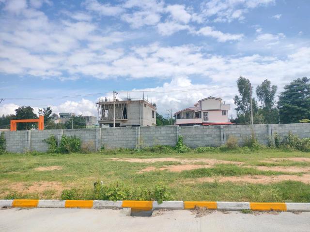 Residential Plot in Koppa Gate for resale Bengaluru. The reference number is 20969656