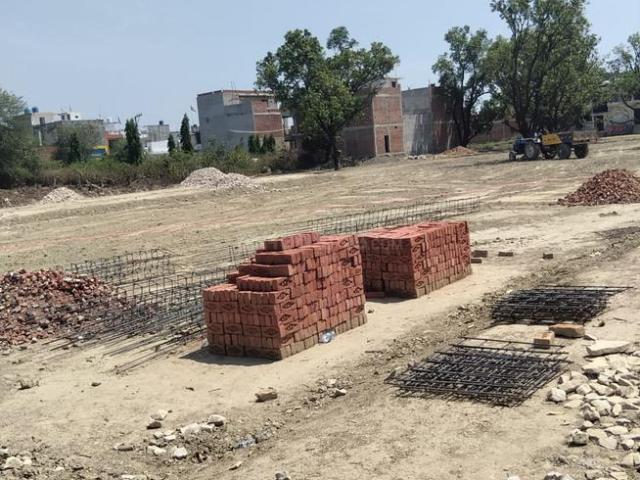 Residential Plot in Krishna Nagar for resale Lucknow. The reference number is 20689100