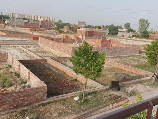 Residential Plot in Krishna Nagar for resale Lucknow. The reference number is 9256092