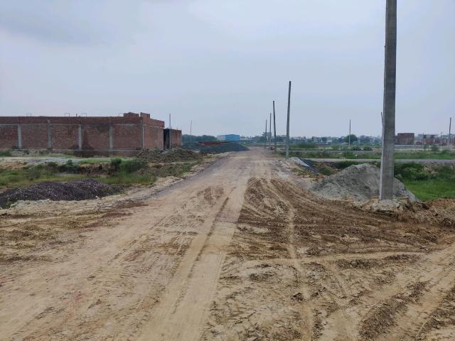 Residential Plot in Lal Kuan for resale Ghaziabad. The reference number is 20888765