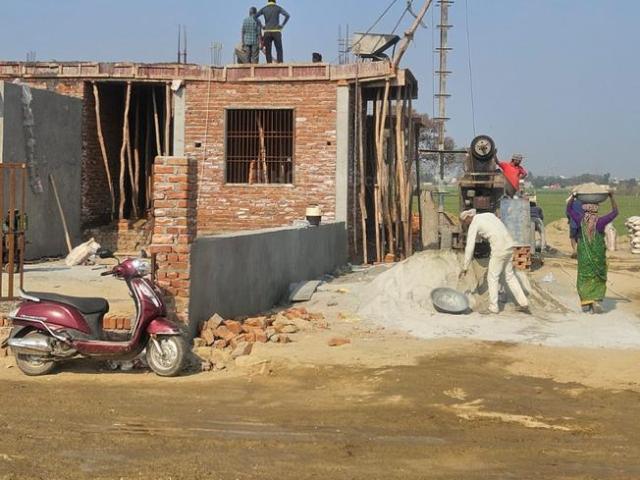 Residential Plot in Lal Kuan for resale Ghaziabad. The reference number is 21062891