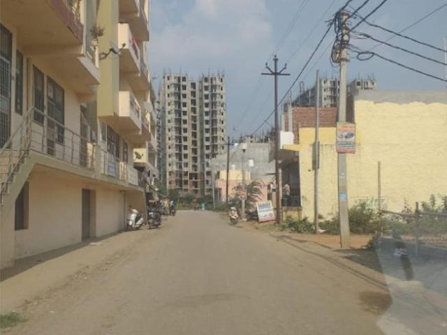 Residential Plot in Lal Kuan for resale Ghaziabad. The reference number is 21063216