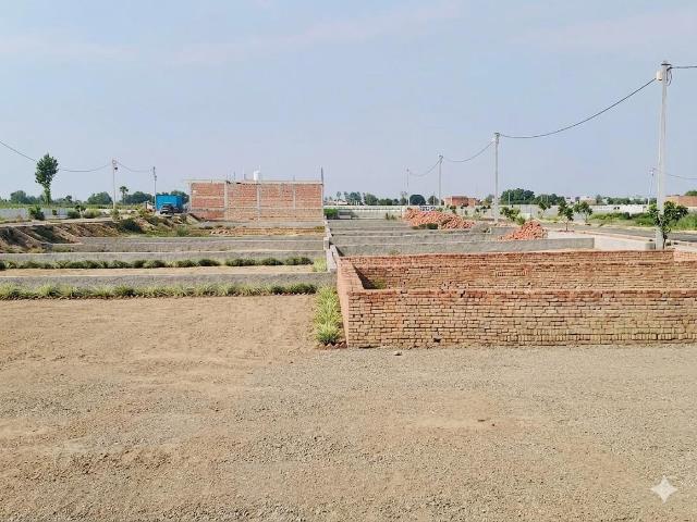 Residential Plot in Lal Kuan for resale Ghaziabad. The reference number is 21214975