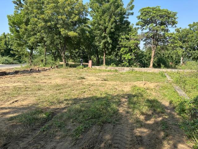 Residential Plot in Lapkaman for resale Ahmedabad. The reference number is 21261766