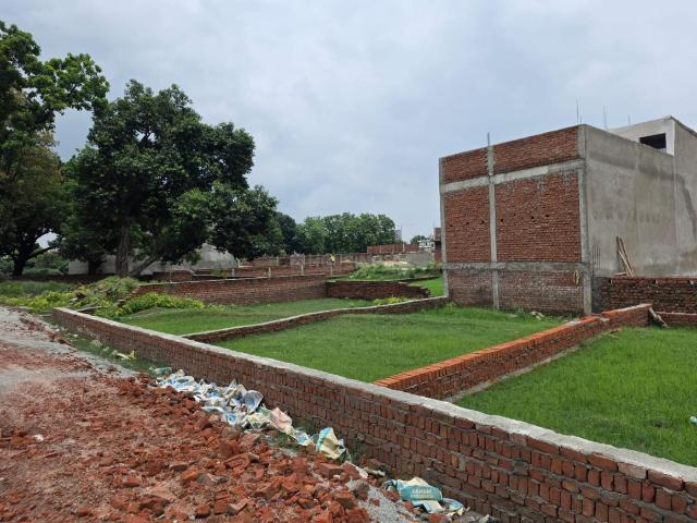 Residential Plot in Lathiya for resale Varanasi. The reference number is 20767978
