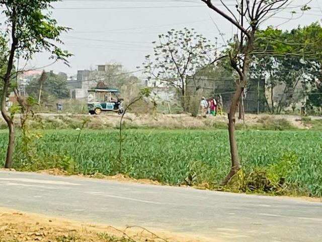 Residential Plot in Loni for resale Ghaziabad. The reference number is 11881015