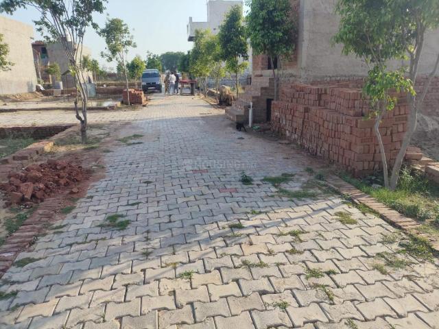 Residential Plot in Loni for resale Ghaziabad. The reference number is 20804395