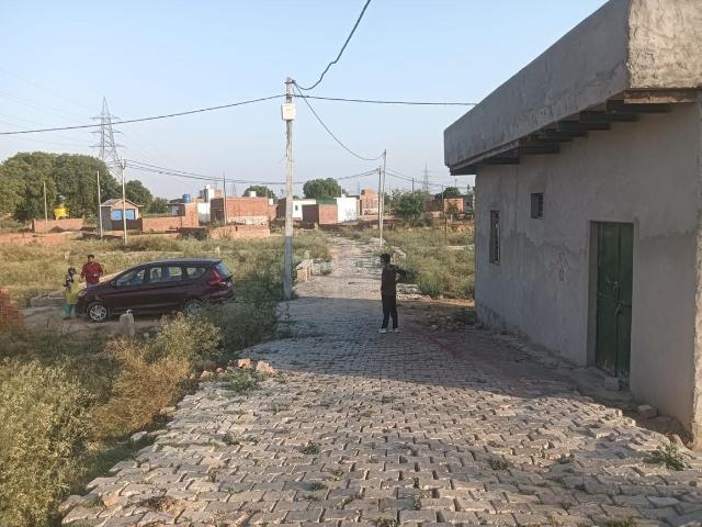 Residential Plot in Loni for resale Ghaziabad. The reference number is 20876189