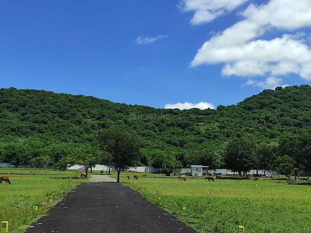Residential Plot in Pulipakkam for resale Chennai. The reference number is 21037058