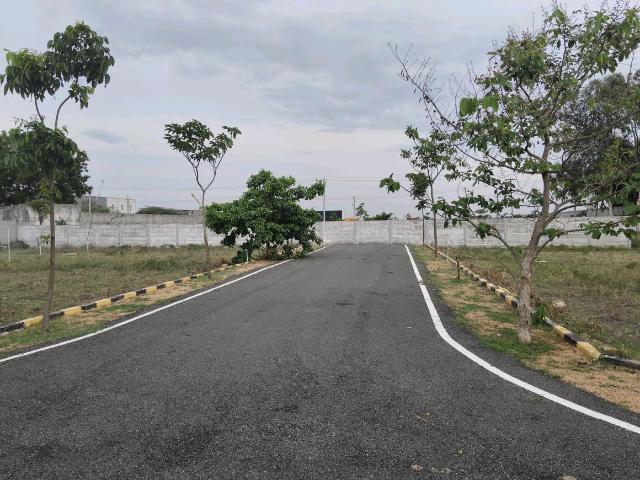 Residential Plot in Padianallur for resale Chennai. The reference number is 20577872