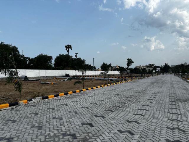 Residential Plot in Pallikaranai for resale Chennai. The reference number is 21214030