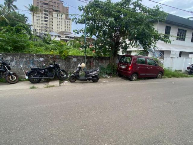 Residential Plot in Panampilly Nagar for resale Kochi. The reference number is 20737758