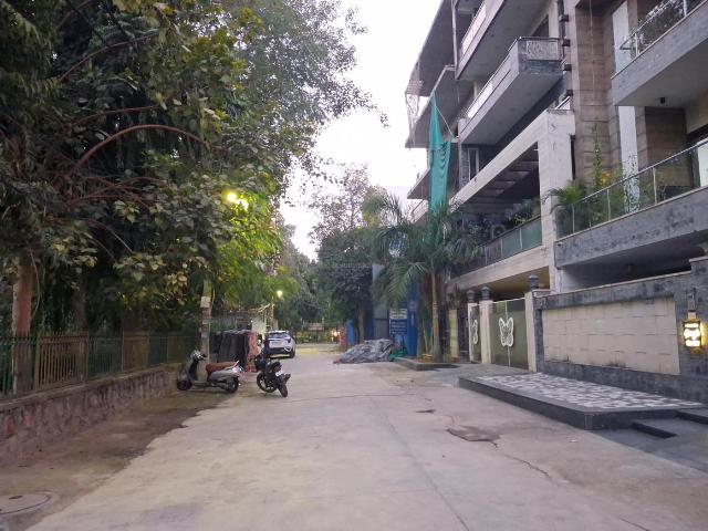 Residential Plot in Paschim Vihar for resale New Delhi. The reference number is 19189196