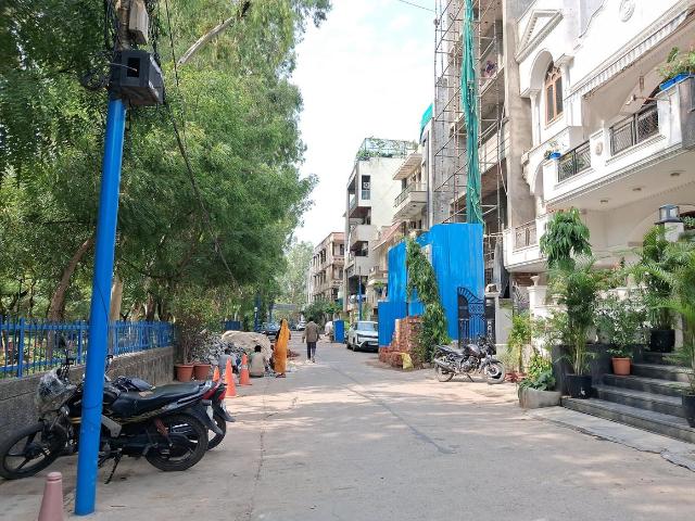 Residential Plot in Paschim Vihar for resale New Delhi. The reference number is 20400006