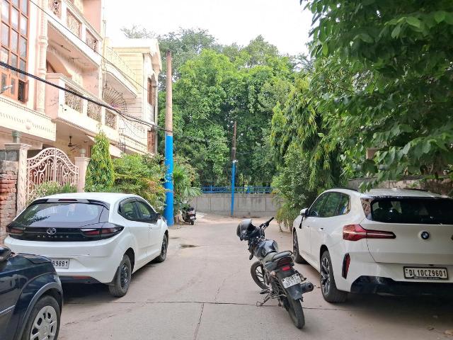 Residential Plot in Paschim Vihar for resale New Delhi. The reference number is 20615713