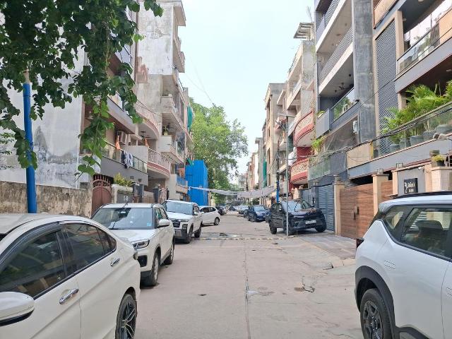 Residential Plot in Paschim Vihar for resale New Delhi. The reference number is 20615765