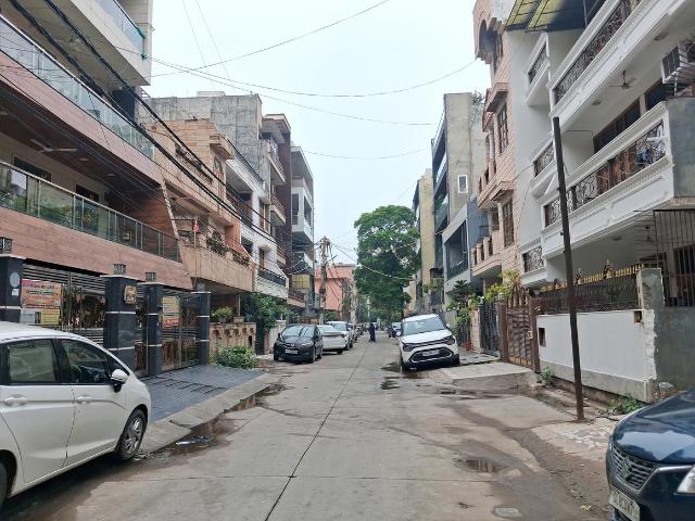 Residential Plot in Paschim Vihar for resale New Delhi. The reference number is 20624192