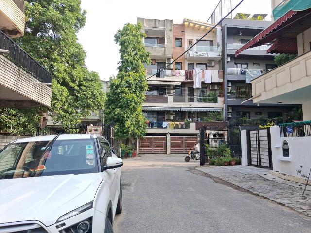 Residential Plot in Paschim Vihar for resale New Delhi. The reference number is 20669577