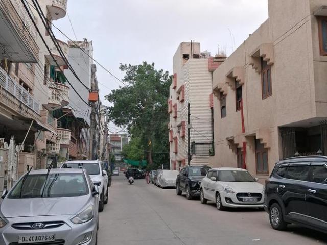 Residential Plot in Paschim Vihar for resale New Delhi. The reference number is 20303135