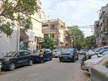 Residential Plot in Paschim Vihar for resale New Delhi. The reference number is 20303157
